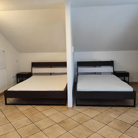 Comfortable Near Terme Catez