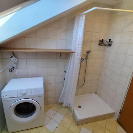 Apartment Comfortable Near Terme Catez